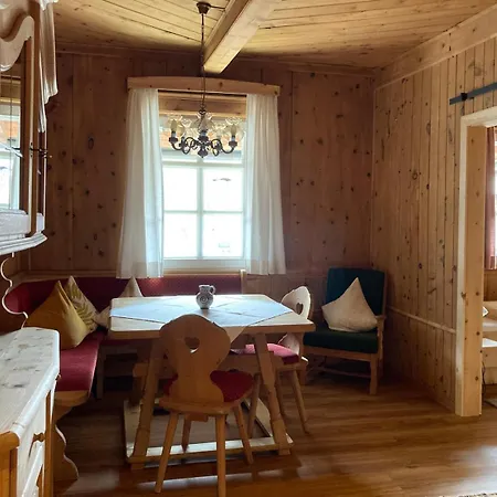 汉泽霍夫酒店 *